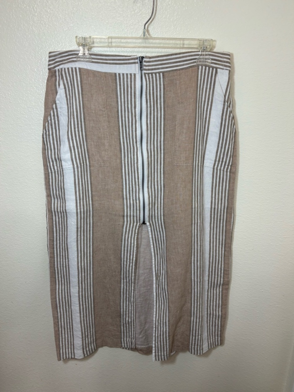 BCBGeneration Beige Striped Midi vacation Skirt with slit and pockets - Picture 3 of 8